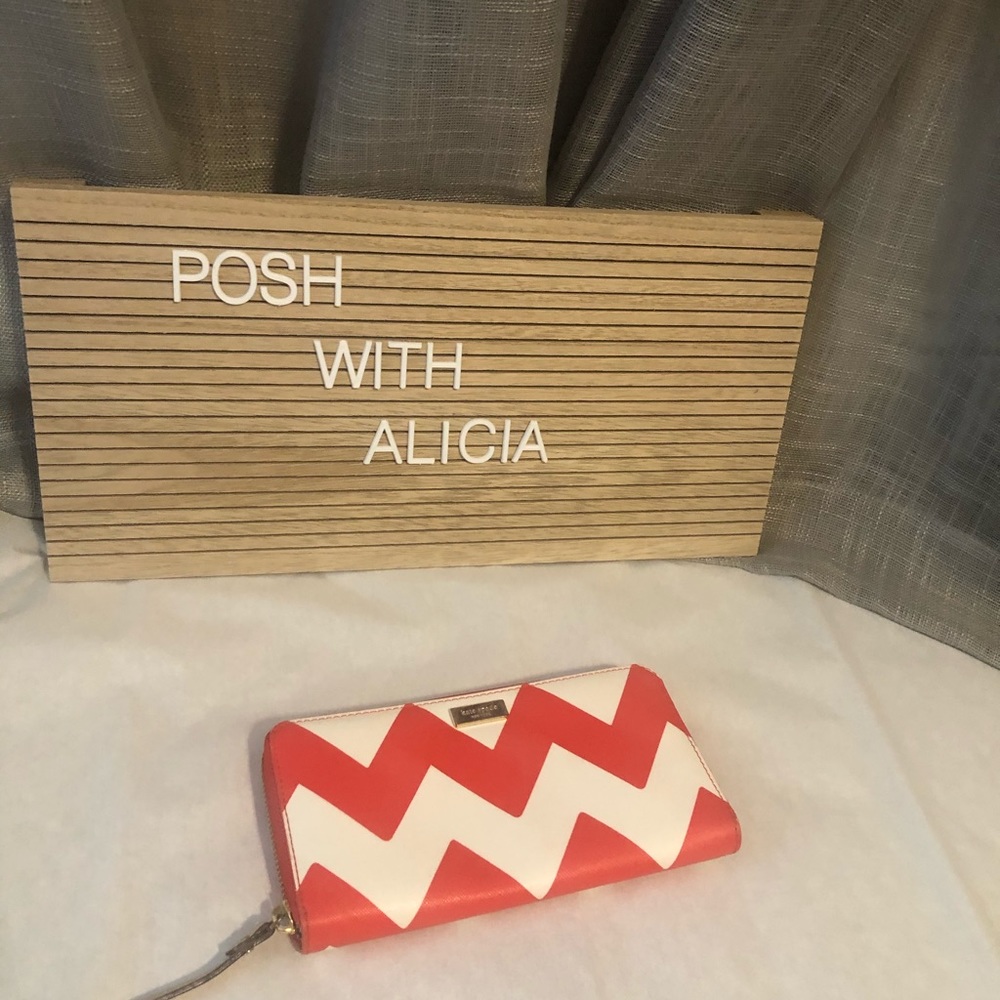 Kate Spade Wallet Chevron - Picture 3 of 6